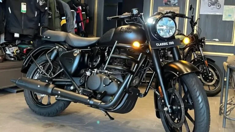 royal enfield classic 350 2025, classic 350 review, royal enfield 350cc bike, classic 350 mileage 69kmpl, led drls classic 350, classic 350 bluetooth connect, royal enfield retro chrome, classic 350 dual abs, classic 350 features 2025, royal enfield emi price