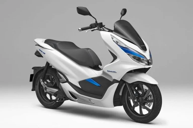 Yamaha 2025 Electric Bike Review, Yamaha Electric Bike Range, 2025 Yamaha EV Price, Yamaha Electric Scooter India, Yamaha EV 2025 Launch, Yamaha 380KM Range Bike, Yamaha Electric Bike Features, Yamaha EV Walkaround, Yamaha SmartRide App, Yamaha Electric Bike Top Speed