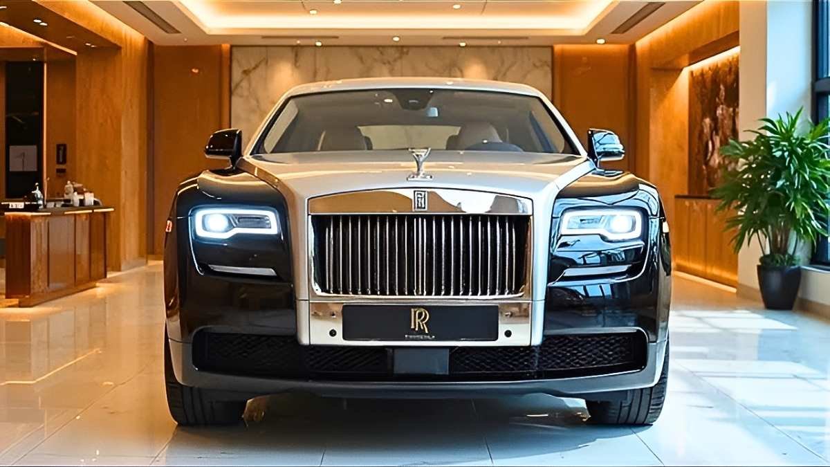 rolls royce ghost 2025, rolls royce 2025 review, new rolls royce ghost features, rolls royce ghost interior 2025, luxury car 2025 model, ultra premium cars 2025, rolls royce ghost first look, rolls royce latest model review, 2025 luxury sedan, rolls royce ghost technology 2025
